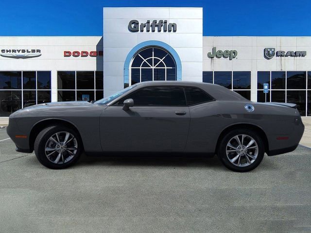 Used 2023 Dodge Challenger SXT image 10