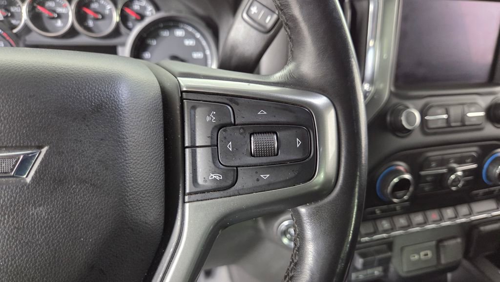 Used 2020 Chevrolet Silverado 1500 LT Trail Boss w/ Midnight Edition image 17