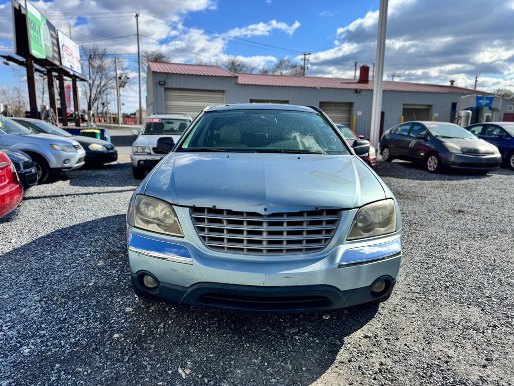 Used 2005 Chrysler Pacifica Touring image 2