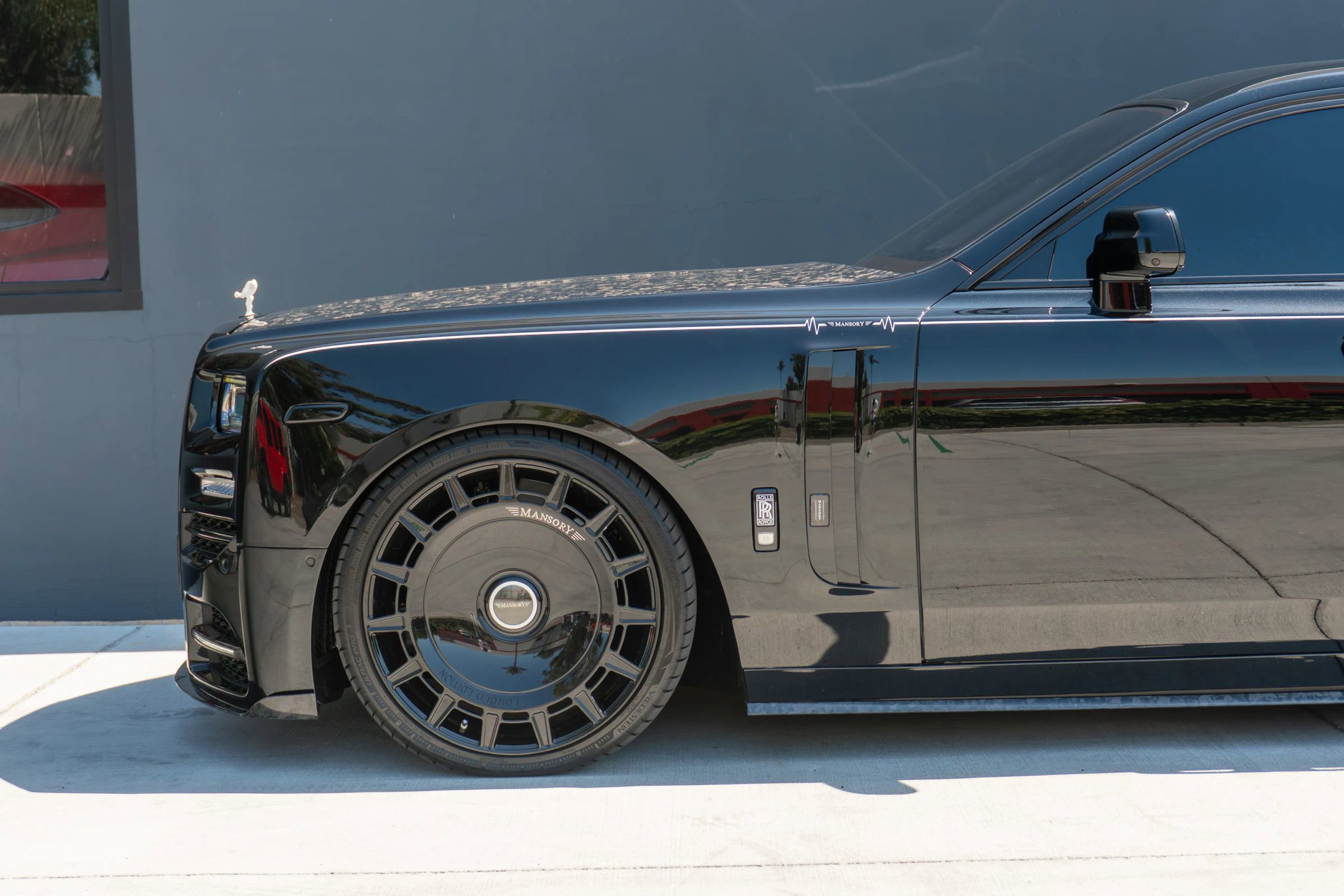 Used 2024 Rolls-Royce Phantom Sedan w/ The Phantom Package RWD image 19