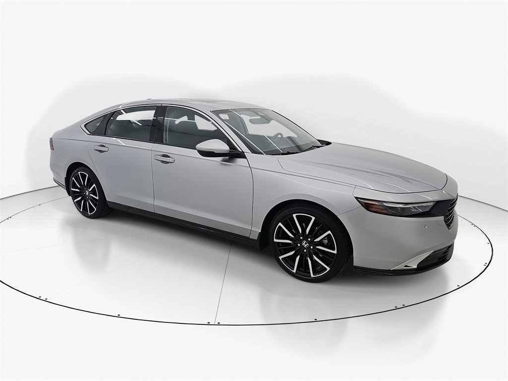 Used 2023 Honda Accord Touring image 4