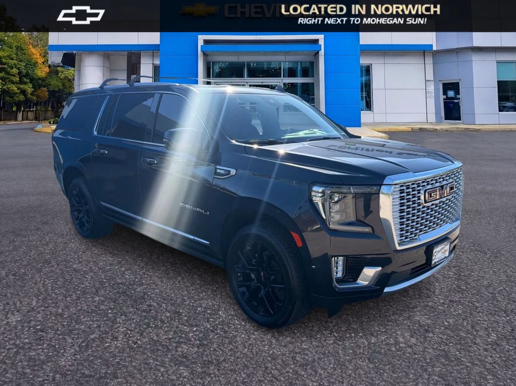 Certified 2023 GMC Yukon XL Denali AWD/4WD image 3