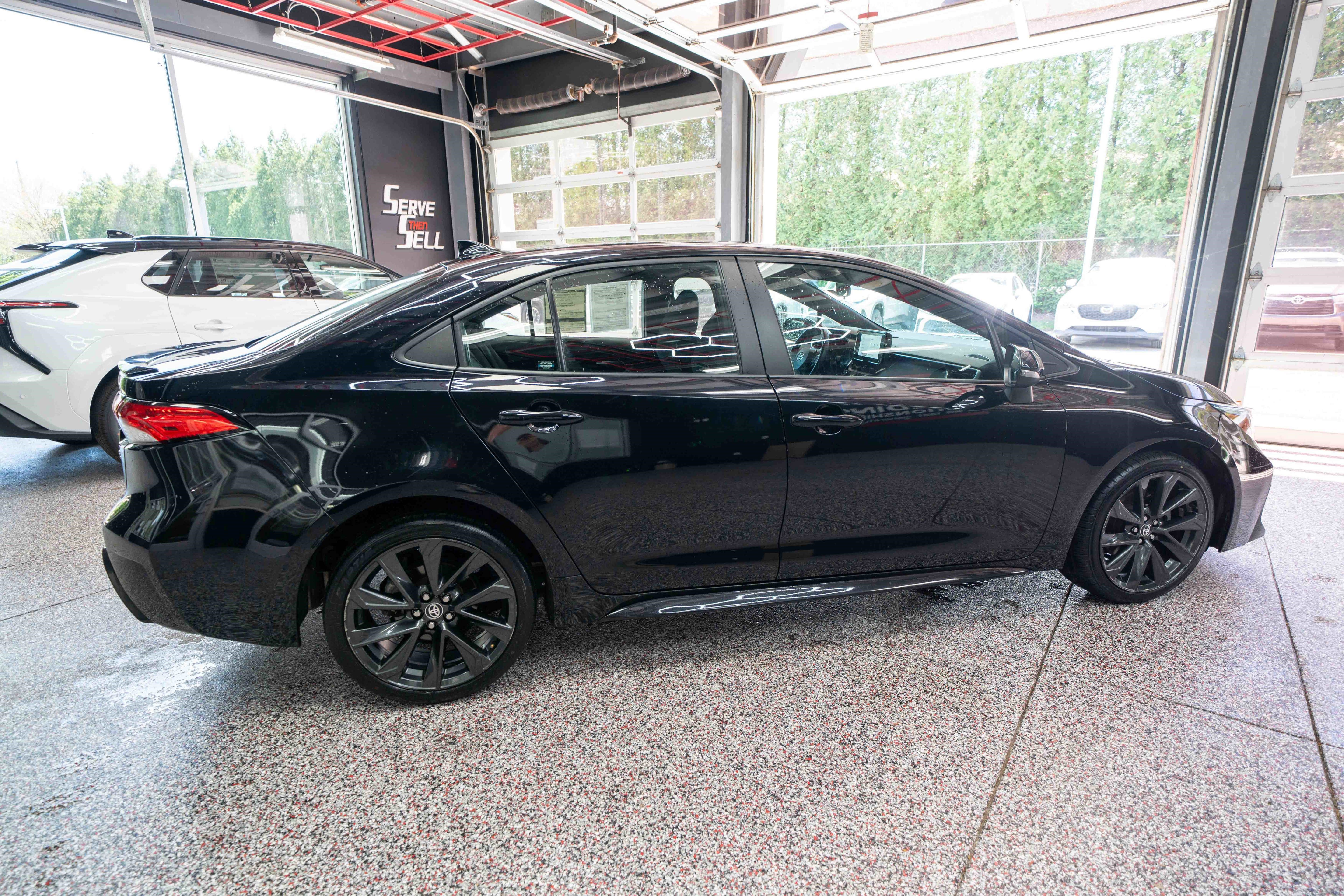 Used 2024 Toyota Corolla SE FWD image 4