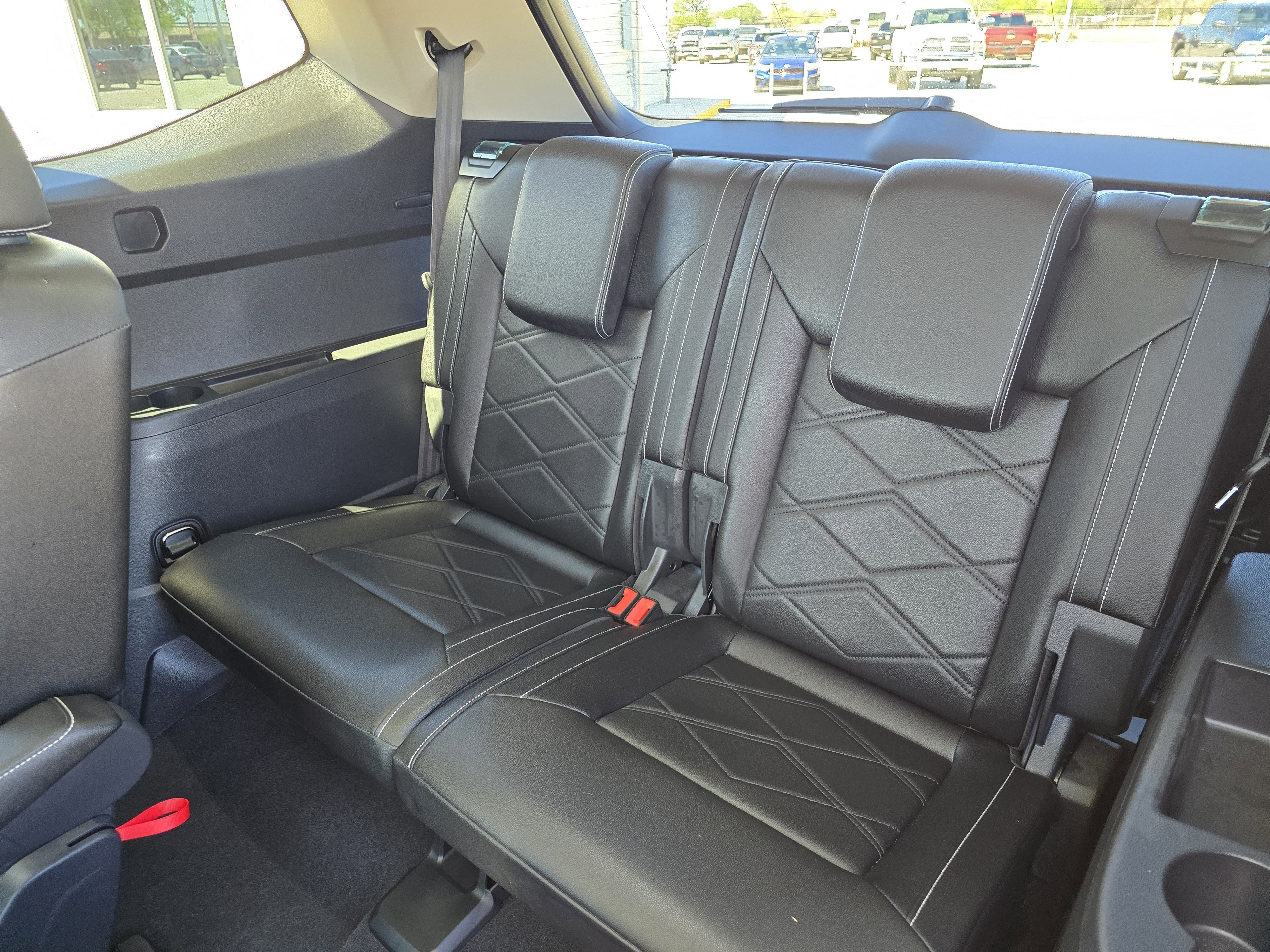 Used 2025 Volkswagen Atlas SE image 10