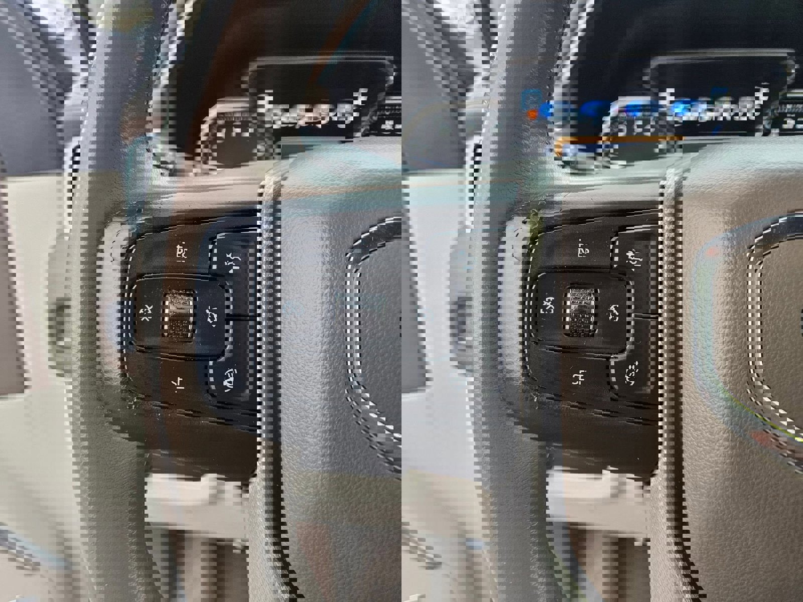 Used 2021 GMC Yukon Denali w/ Denali Premium Package image 12