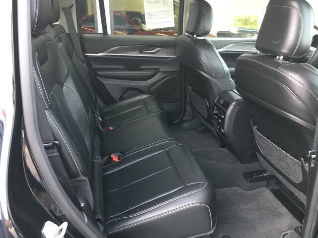 Used 2023 Jeep Grand Cherokee Limited AWD/4WD image 26