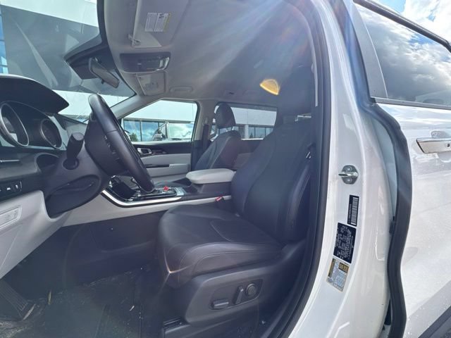 Certified 2024 Kia Carnival EX FWD image 10