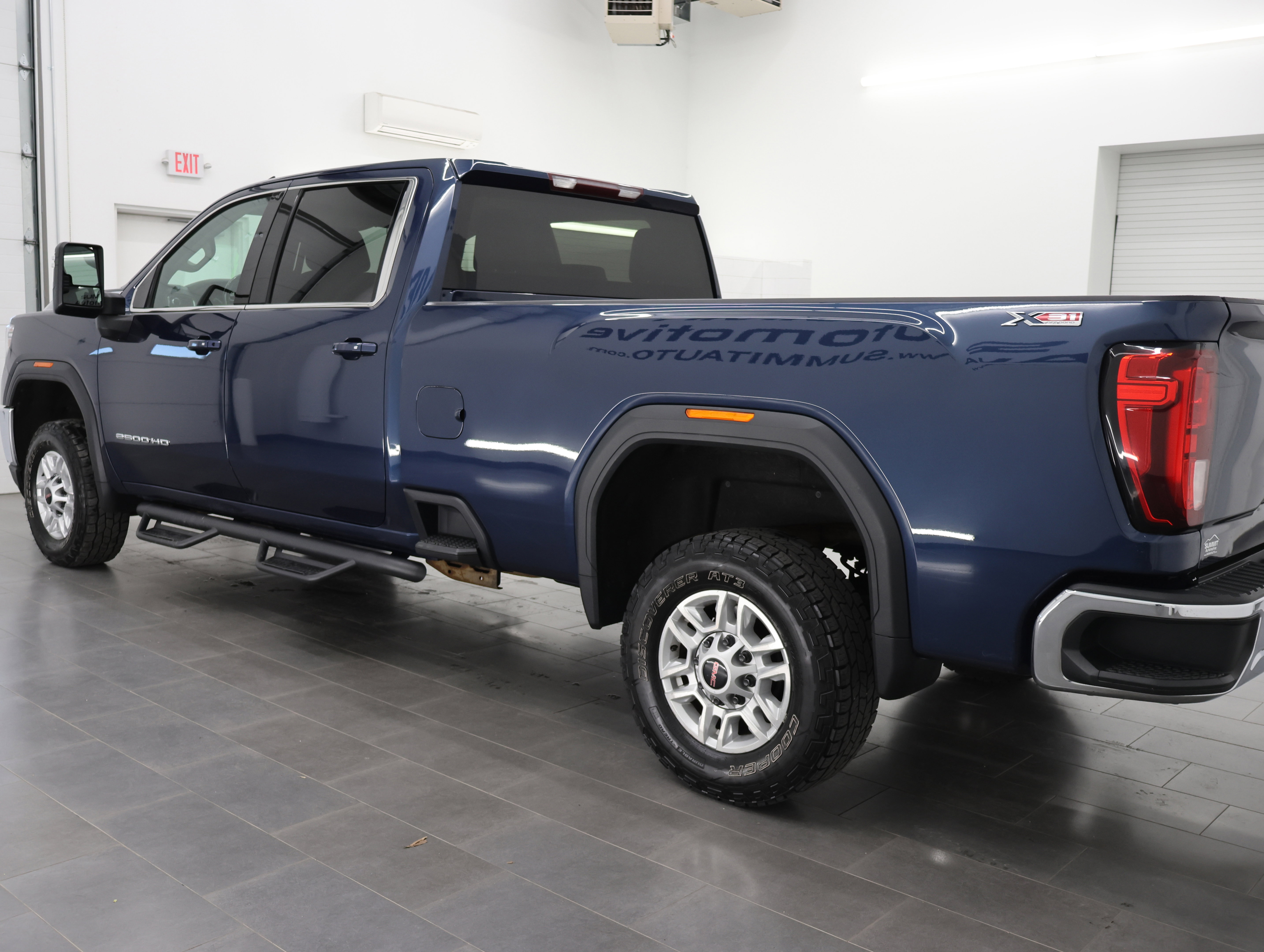Used 2021 GMC Sierra 2500 SLE w/ X31 Off-Road Package AWD/4WD image 6