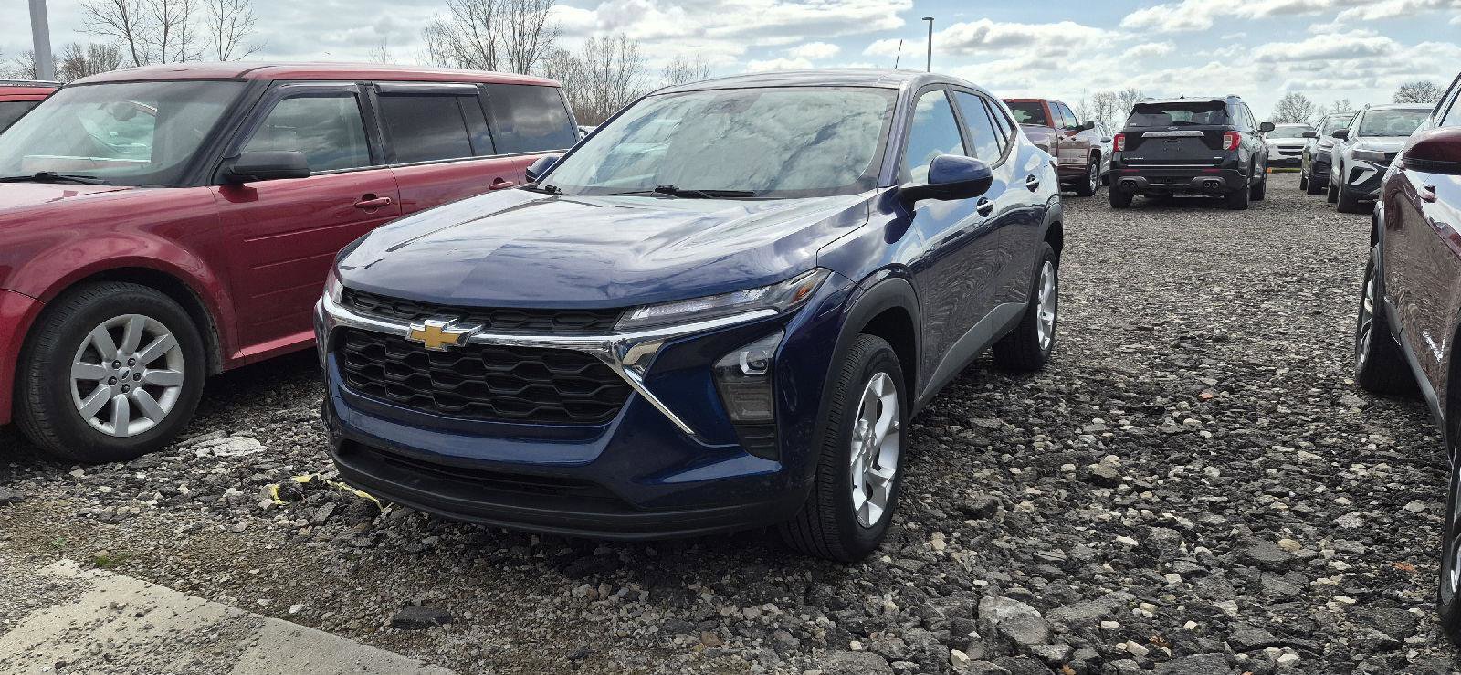 Used 2024 Chevrolet Trax LS w/ LS Convenience Package