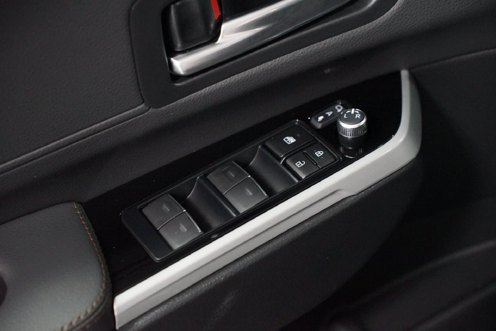 New 2026 Toyota Sienna Platinum AWD/4WD image 35