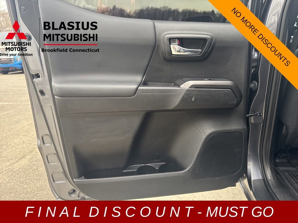 Used 2021 Toyota Tacoma TRD Sport w/ Technology Package image 32