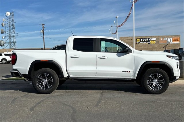 Used 2025 GMC Canyon AT4 image 5