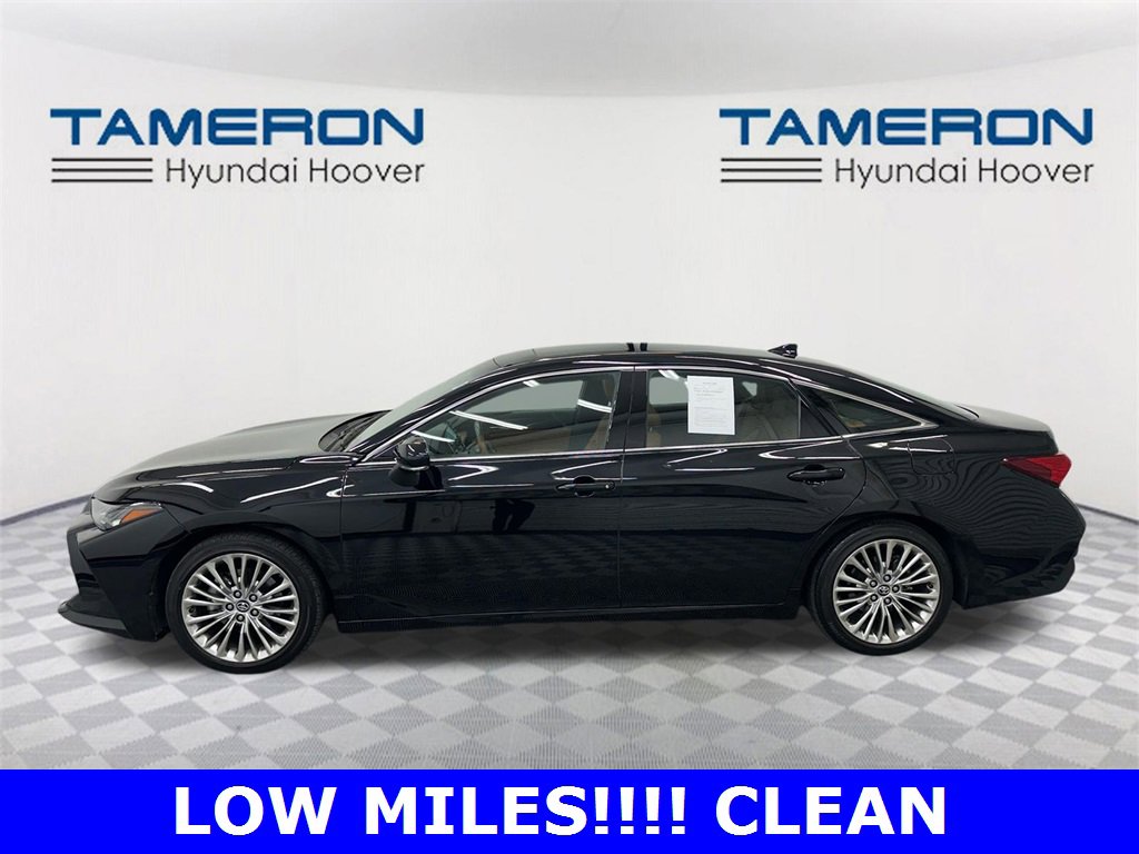 Used 2019 Toyota Avalon Limited image 2