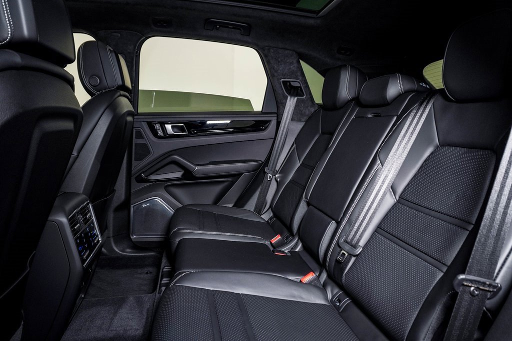 Certified 2023 Porsche Cayenne GTS image 17