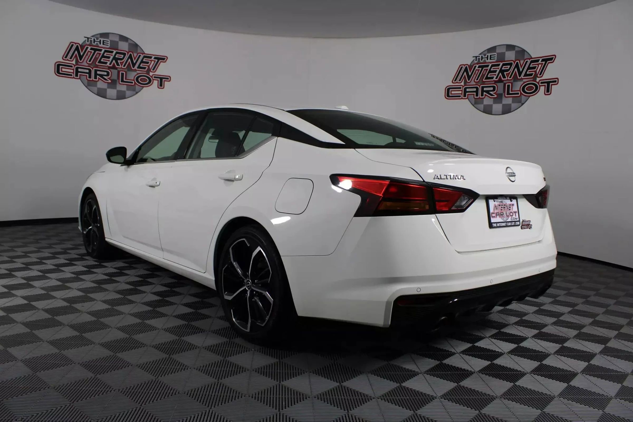 Used 2024 Nissan Altima 2.5 SR FWD image 5