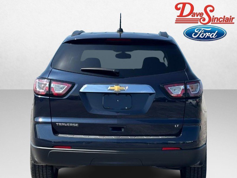 Used 2017 Chevrolet Traverse LT w/ Style and Technology Package FWD image 8