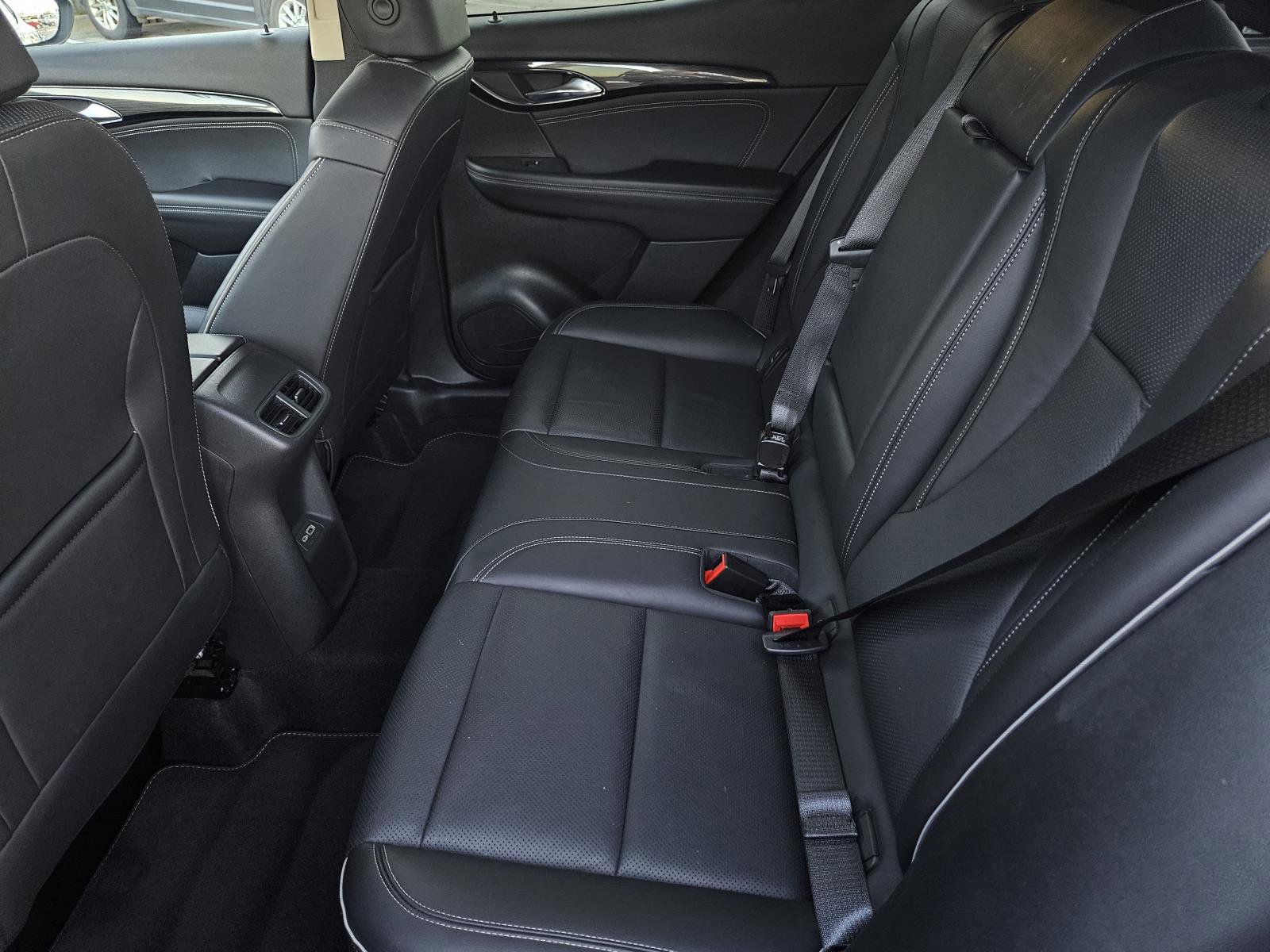 Used 2023 Buick Envision Essence image 28