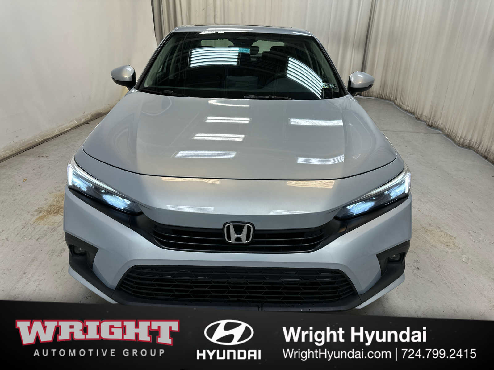 Used 2023 Honda Civic Touring image 2