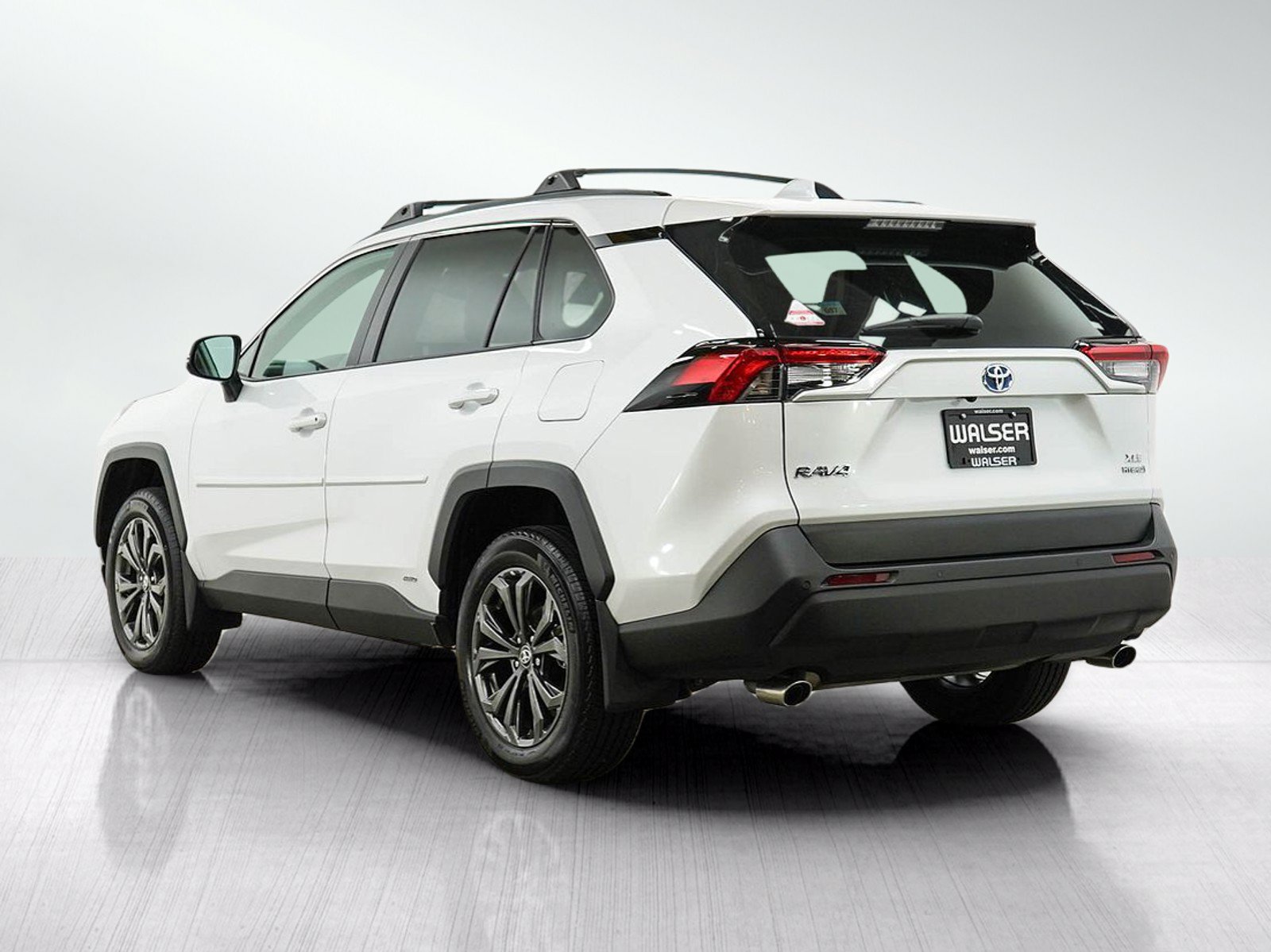 Used 2023 Toyota RAV4 XLE Premium AWD/4WD image 3