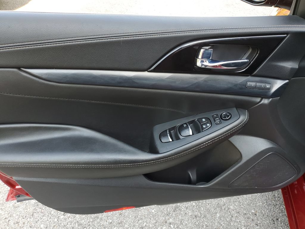 Certified 2023 Nissan Maxima Platinum w/ Sport Mat Group FWD image 17