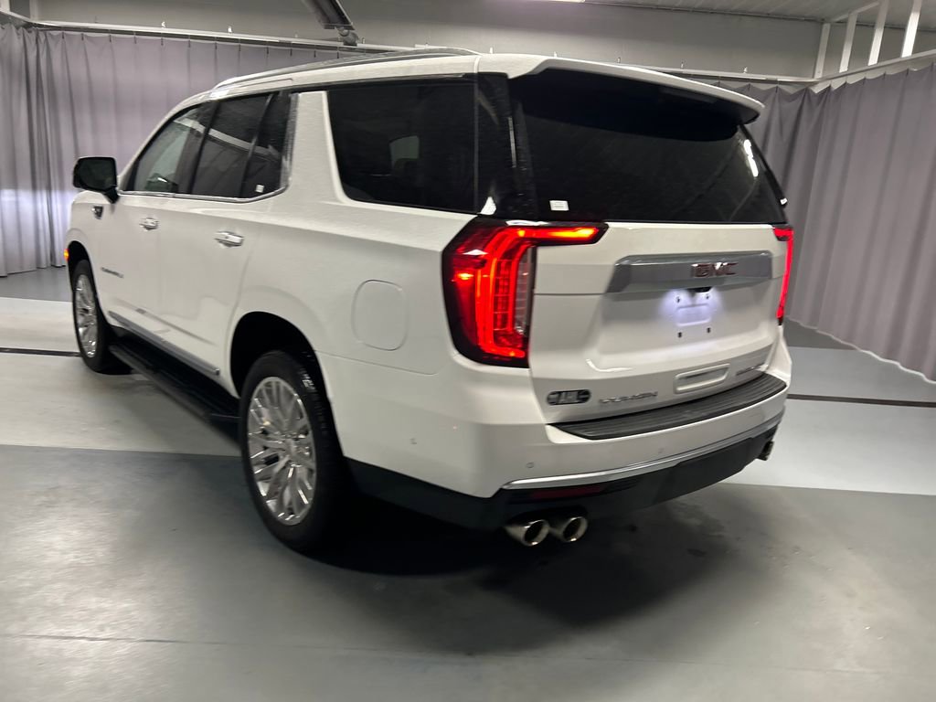 Used 2024 GMC Yukon Denali w/ Advanced Technology Package AWD/4WD image 5