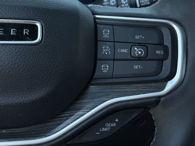 Used 2024 Jeep Wagoneer Series II w/ Flexible Seating Group RWD image 28