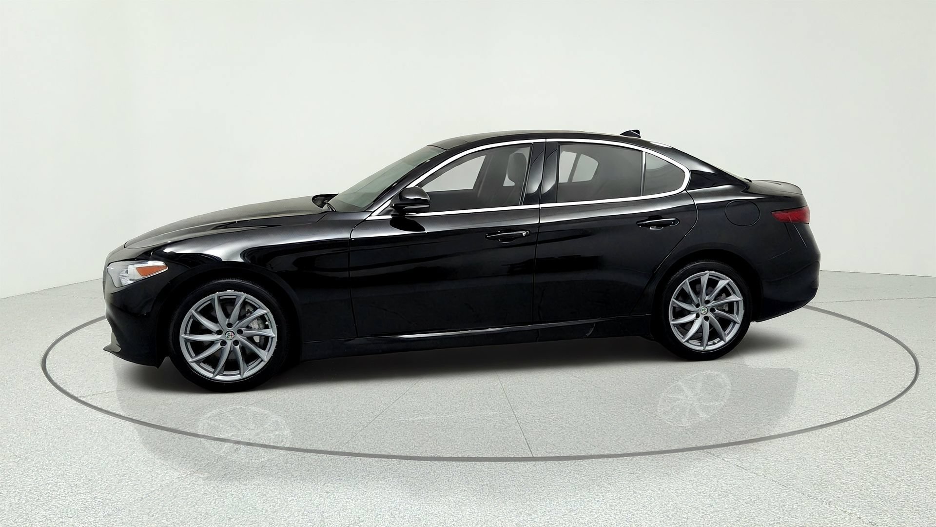 Used 2020 Alfa Romeo Giulia AWD w/ Cold Weather Package image 2