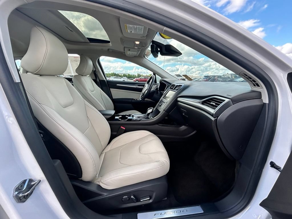 Used 2016 Ford Fusion Titanium FWD image 13