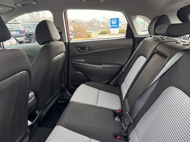 Used 2023 Hyundai Kona SE image 19