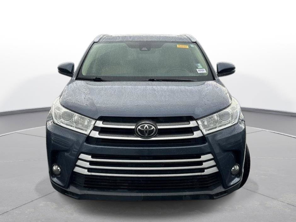 Used 2018 Toyota Highlander XLE image 3