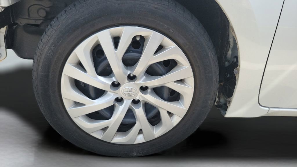 Used 2019 Toyota Corolla LE image 8