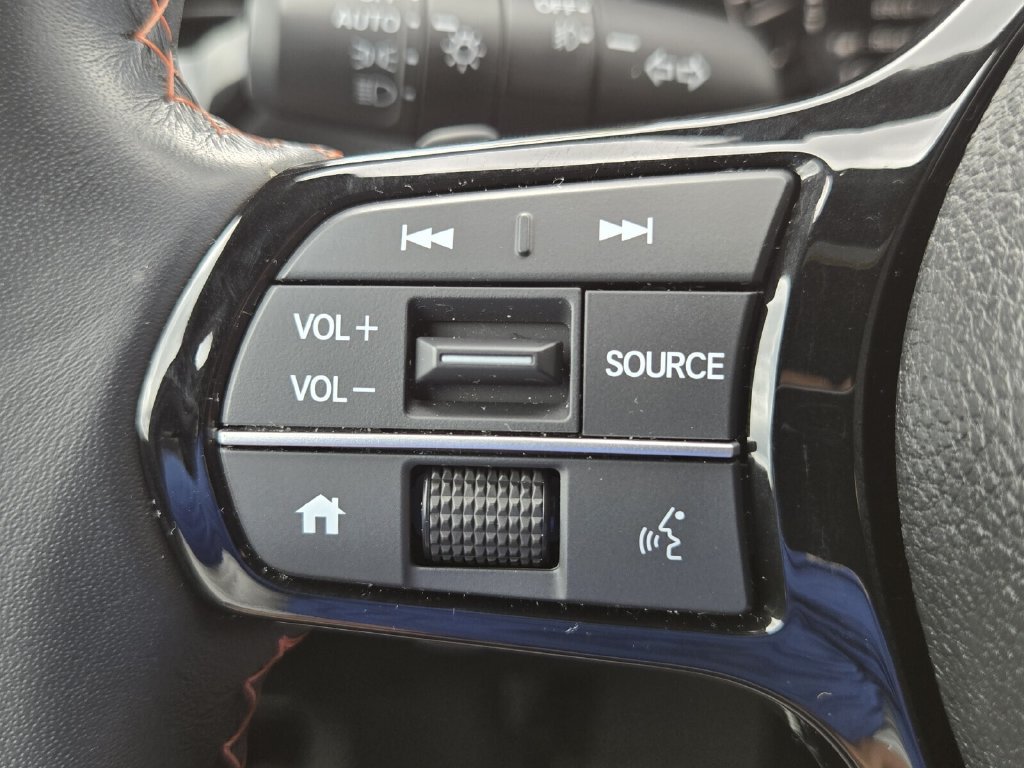 Certified 2025 Honda Pilot Sport image 23