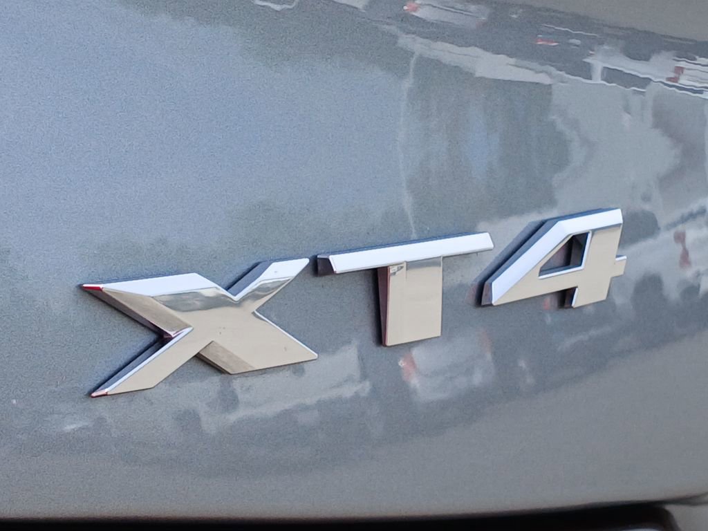 Certified 2024 Cadillac XT4 Luxury w/ Cold Weather Package image 33