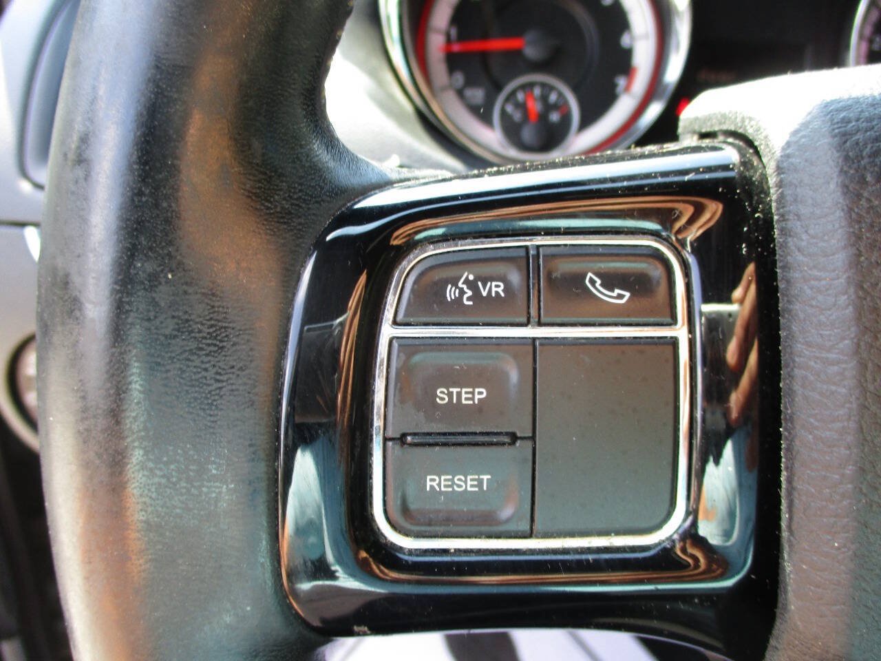 Used 2018 Dodge Grand Caravan SE FWD image 16