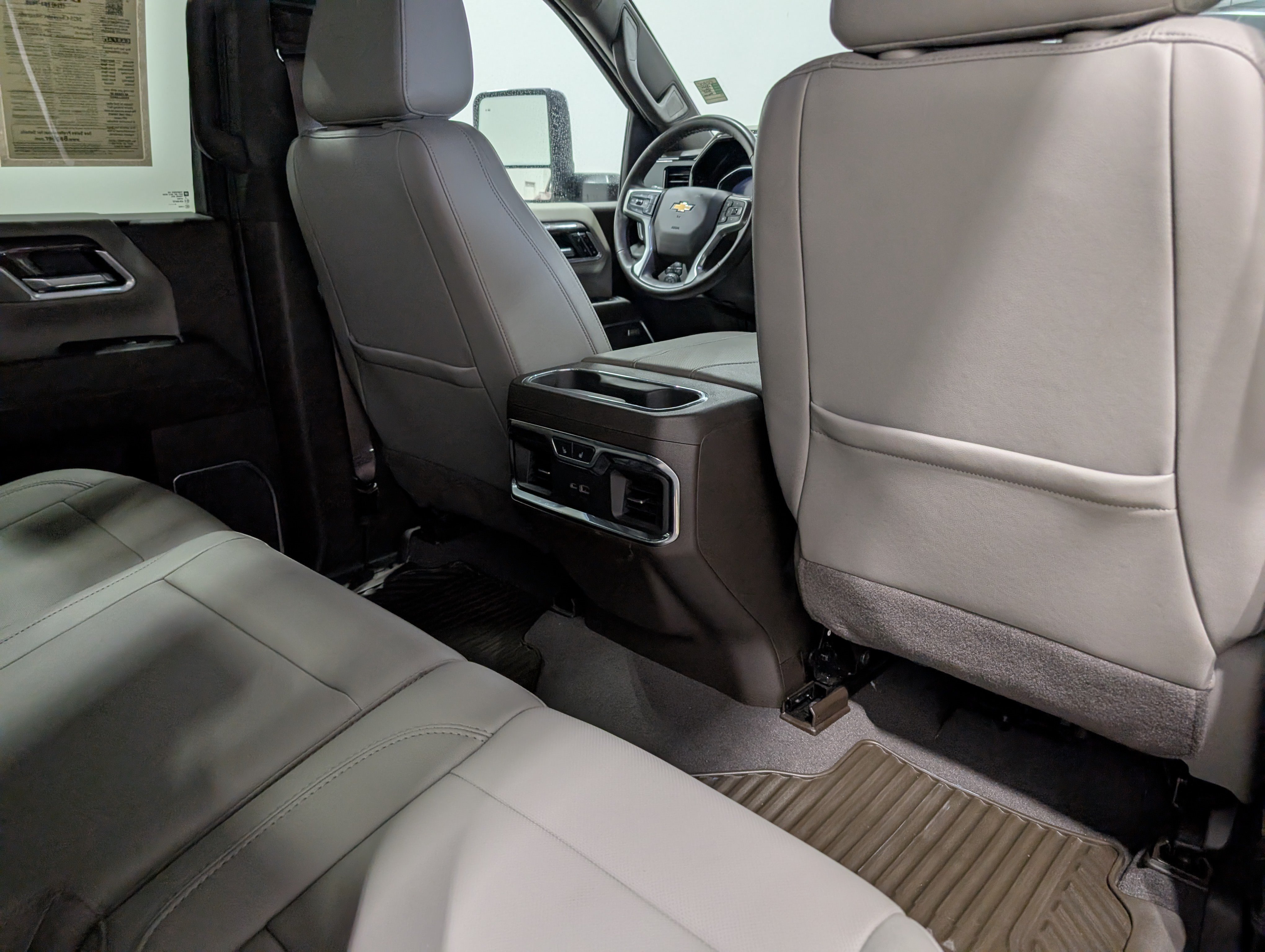 Used 2025 Chevrolet Silverado 3500 LTZ w/ LTZ Plus Package AWD/4WD image 19