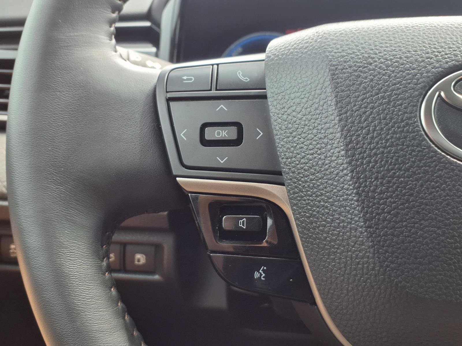 Certified 2025 Toyota Camry XLE FWD image 15