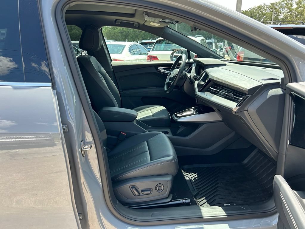 Used 2023 Audi Q4 e-tron Premium Plus w/ Premium Plus RWD image 40