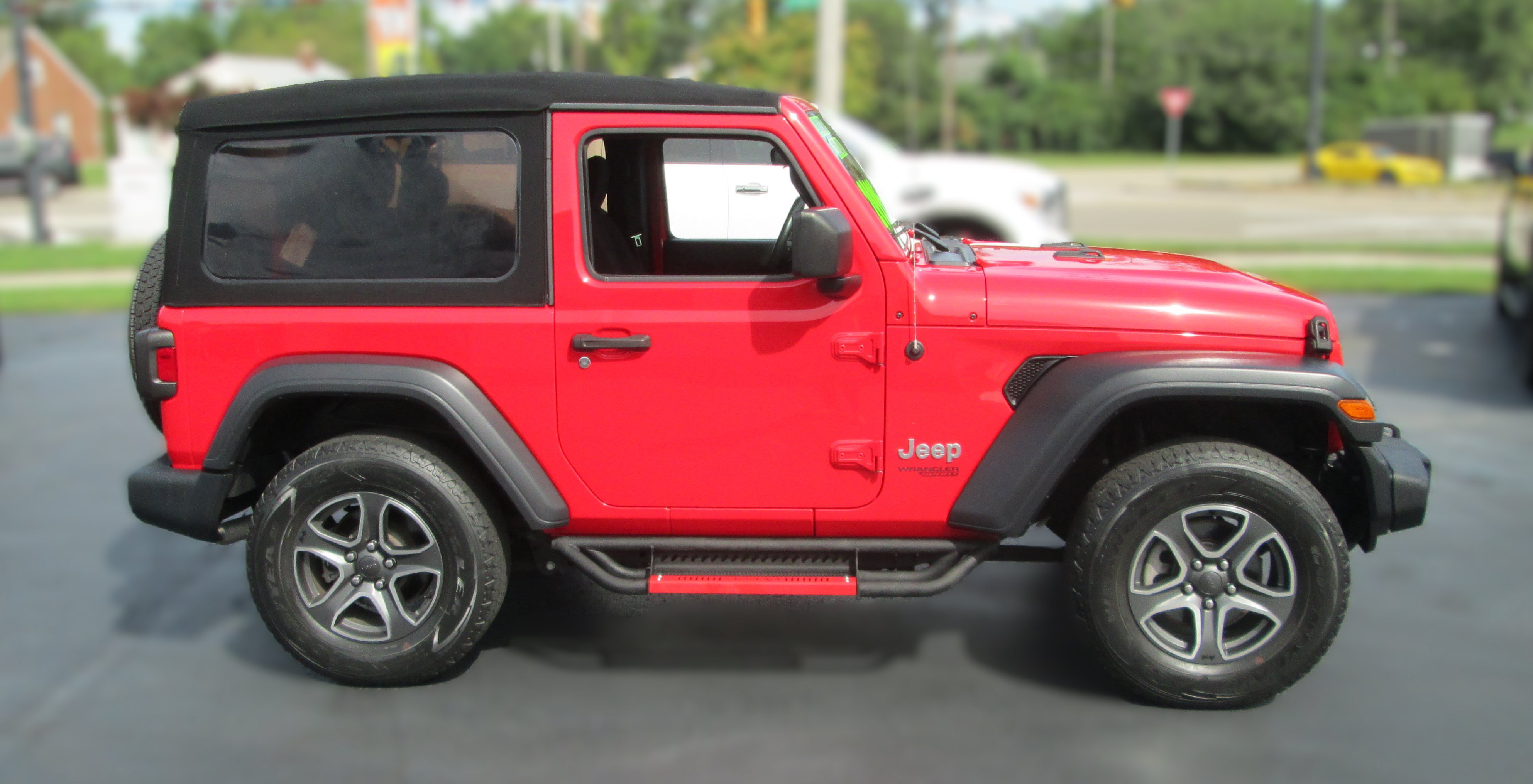 Used 2020 Jeep Wrangler Sport AWD/4WD image 3