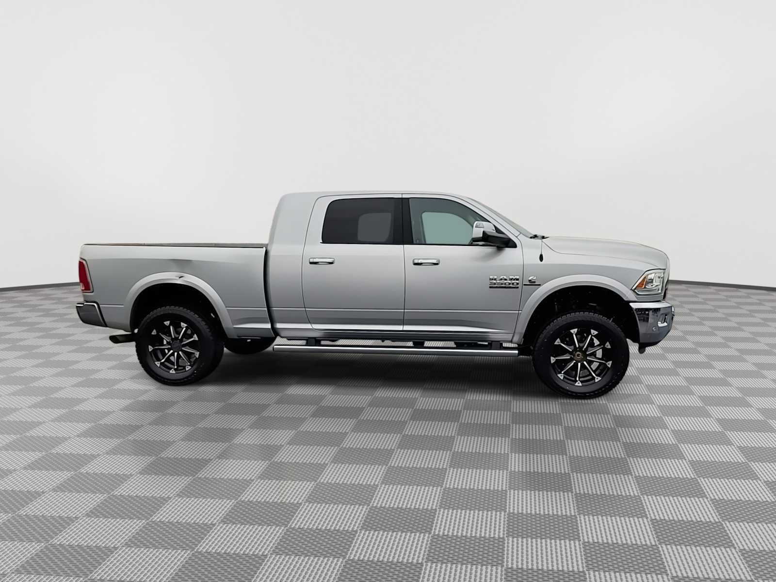 Used 2017 RAM 3500 Laramie w/ Cold Weather Group image 9