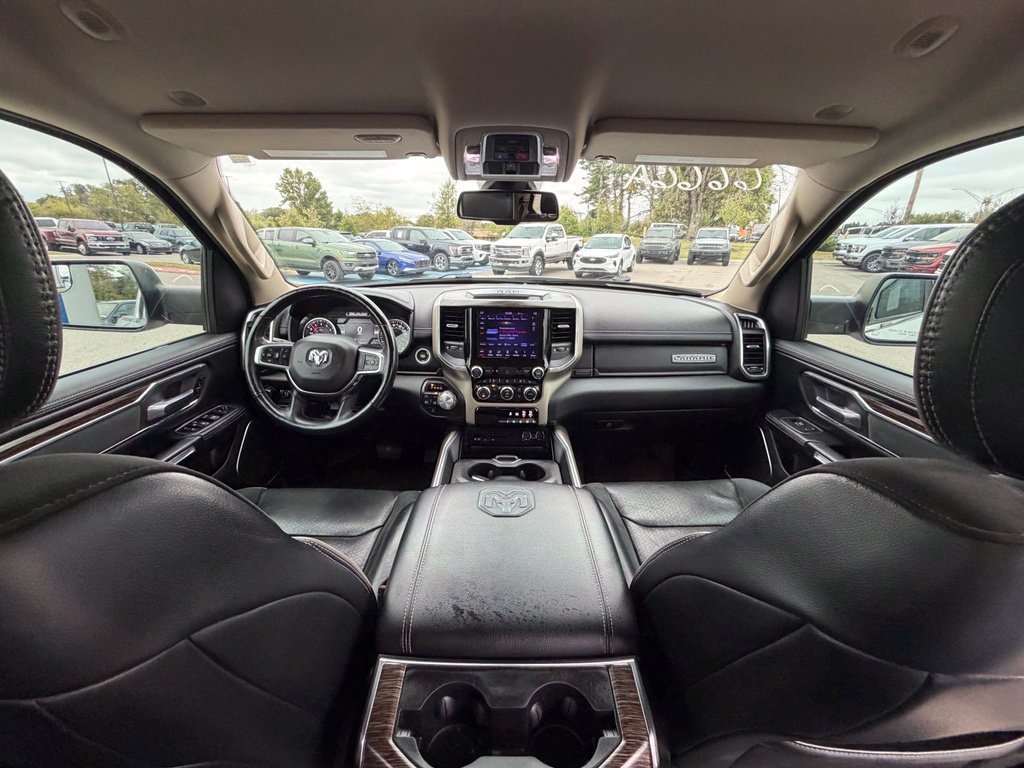 Used 2019 RAM 1500 Laramie AWD/4WD image 16