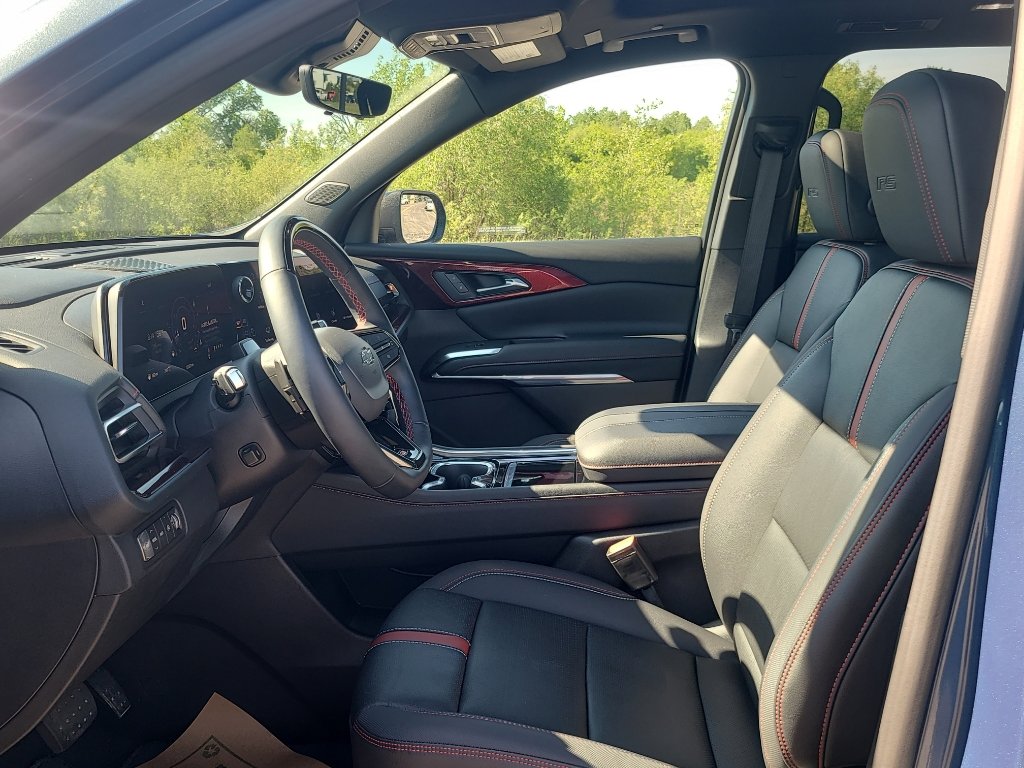 Used 2026 Chevrolet Traverse RS AWD/4WD image 14