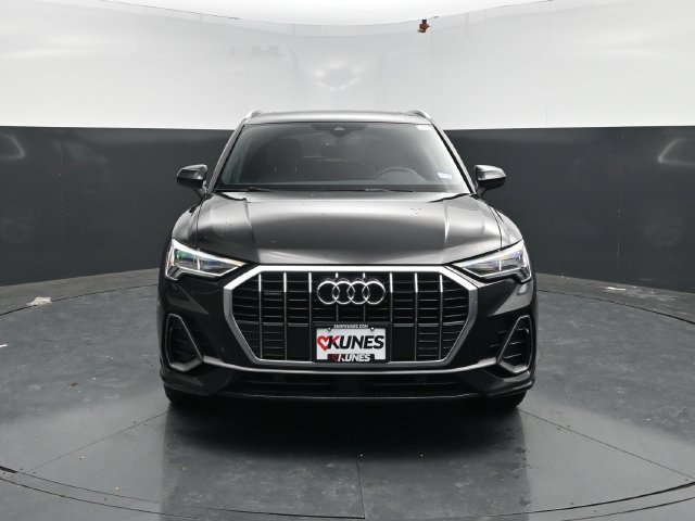 Used 2024 Audi Q3 2.0T Premium AWD/4WD image 2