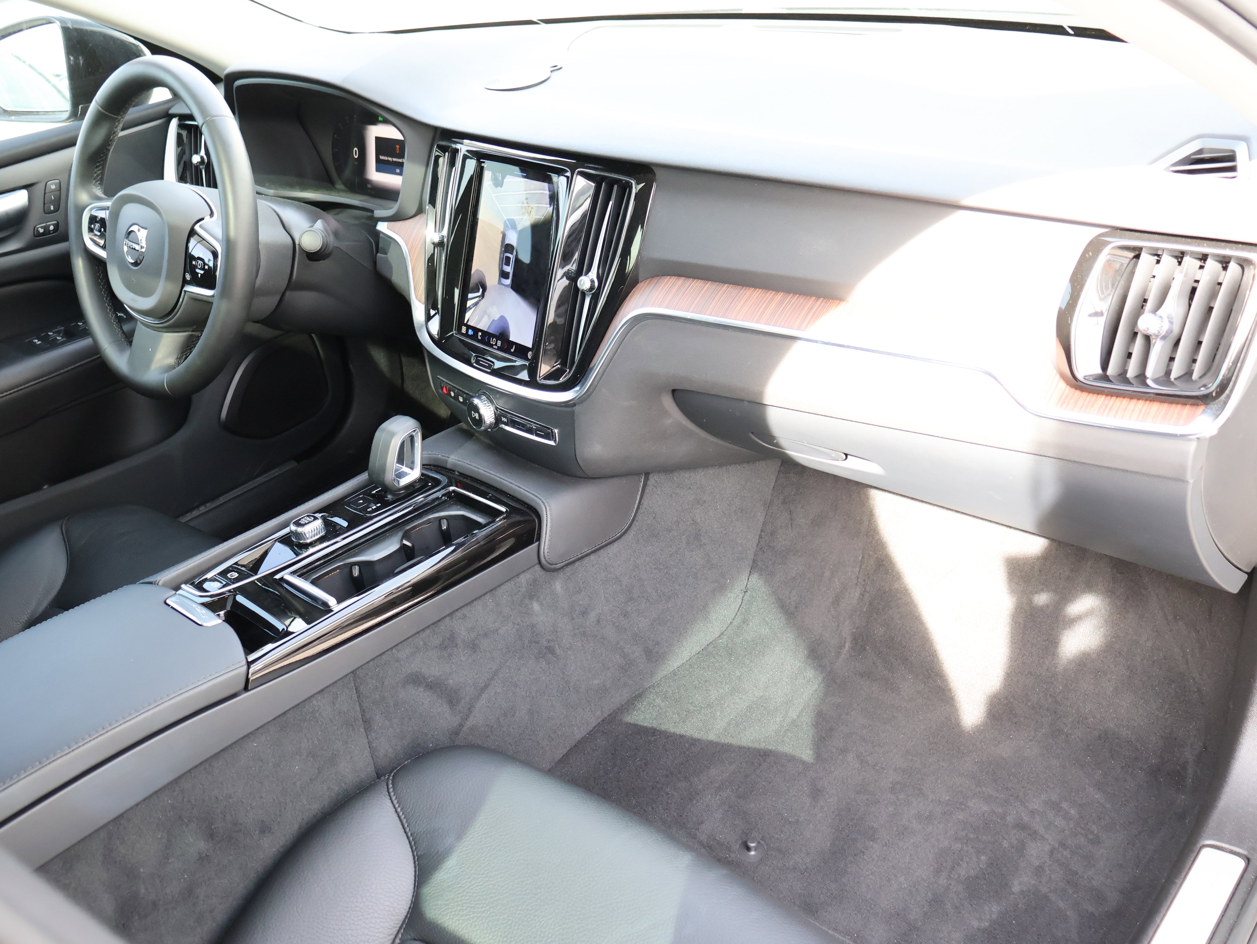 Used 2024 Volvo S60 T8 Plus w/ Climate Package image 10