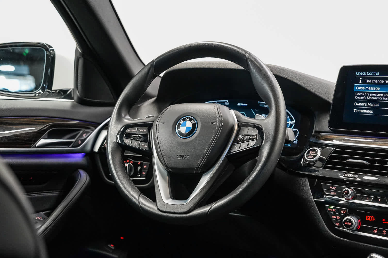 Used 2023 BMW 530e w/ Convenience Package RWD image 15