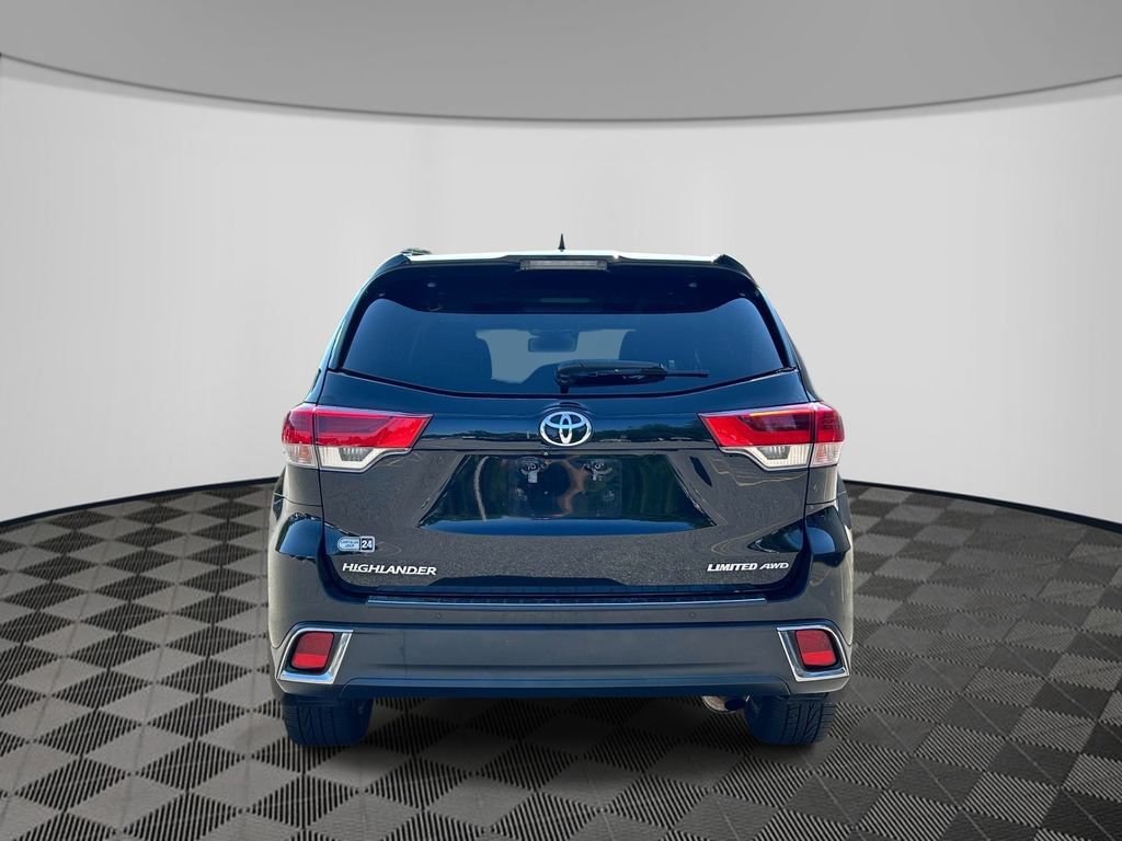 Used 2018 Toyota Highlander Limited Platinum AWD/4WD image 4