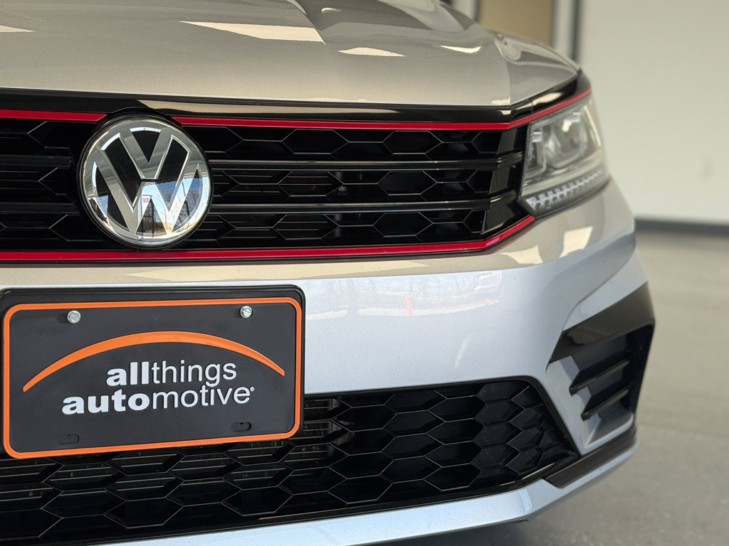 Used 2018 Volkswagen Passat 3.6 image 11