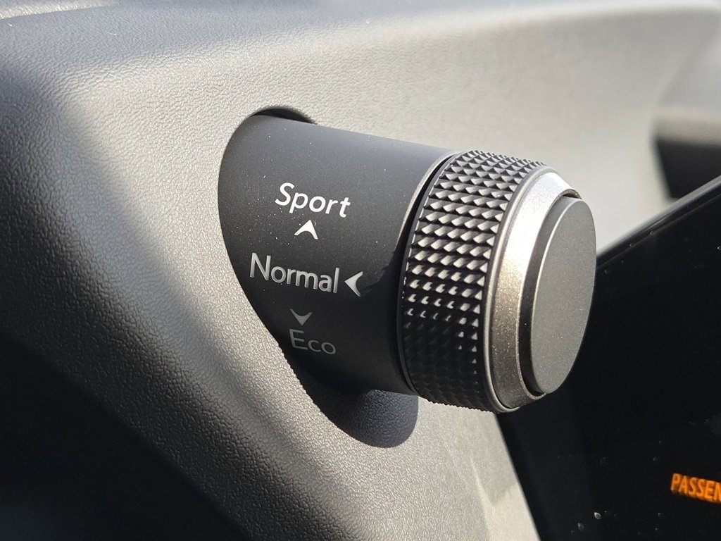 New 2025 Lexus UX 300h AWD image 19