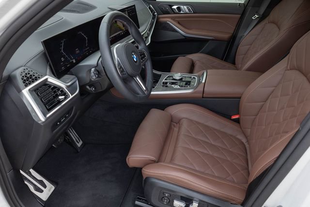 Used 2025 BMW X5 M60i image 2