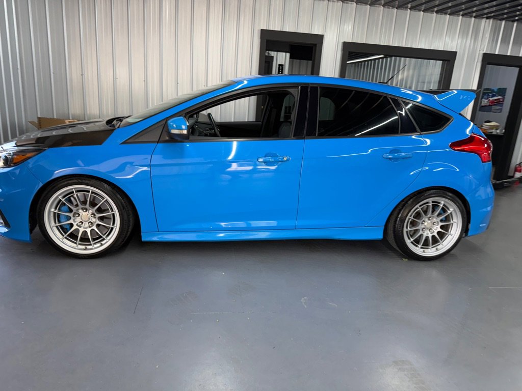 Used 2017 Ford Focus RS AWD/4WD image 19