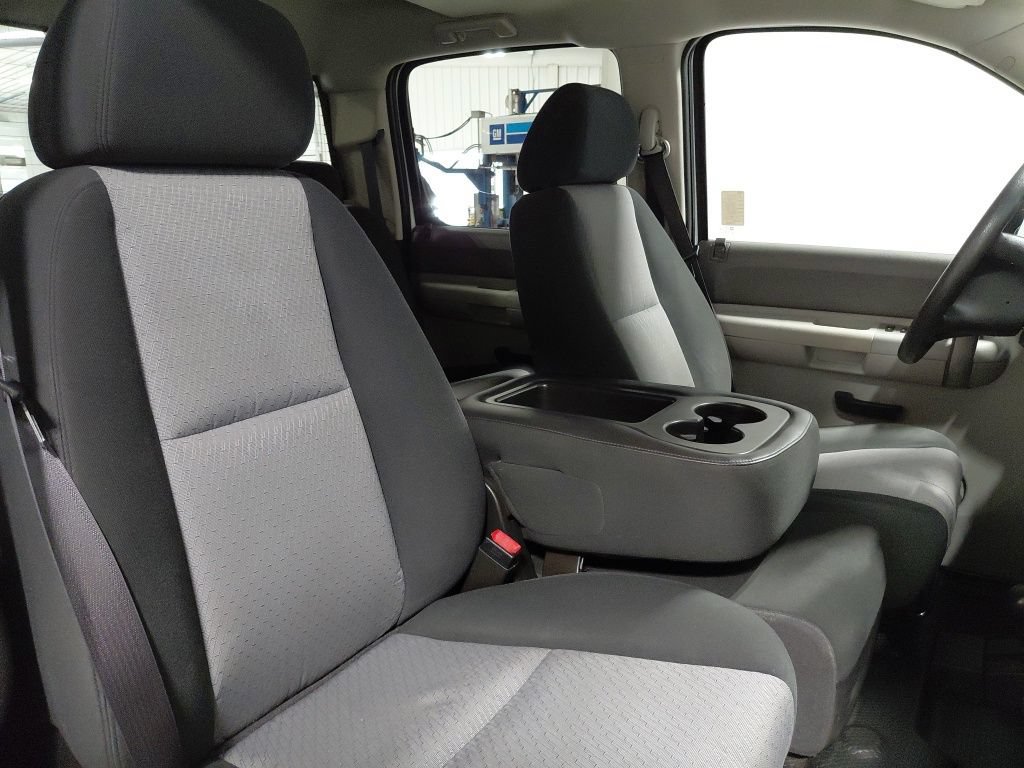 Used 2008 Chevrolet Silverado 2500 W/T AWD/4WD image 21